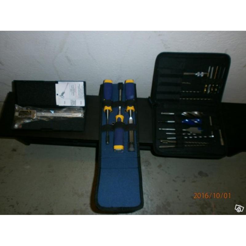 Spikpistol och diverse verktyg